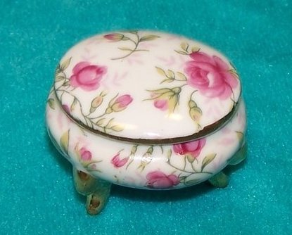 Pink Rose, Rosebud and Gold Pin Dresser Dish w Lid