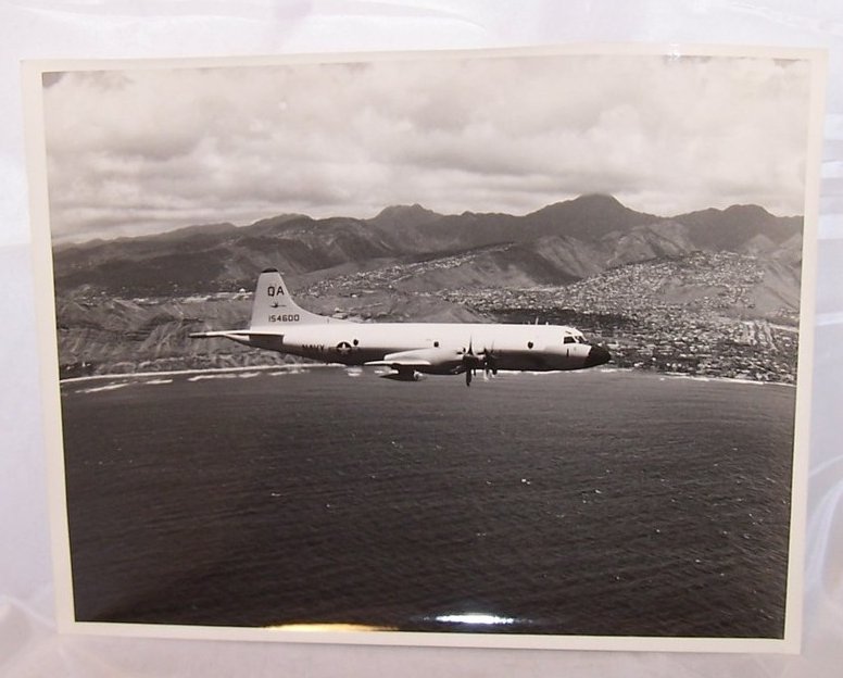 Image 0 of Orion Patrol Aircraft in Flight, Hawaii, Navy Photograph, 1973