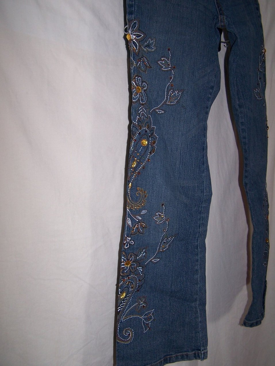 Decorated Jeans, Jrs Sz 8P, Distressed