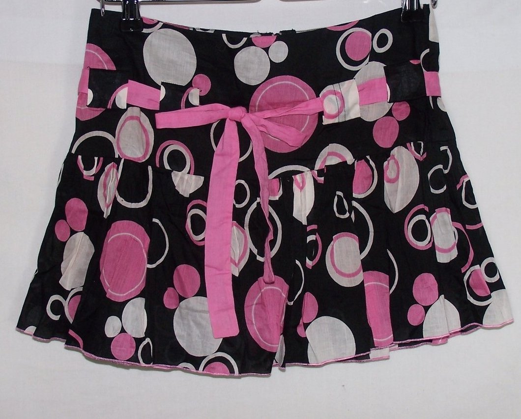 Jrs Sz S Skirt w Pink Ribbon Belt, April Why Not