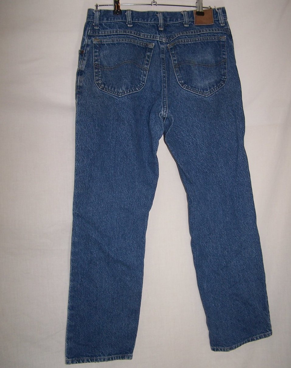 Size 34 x 30 Mens Jeans, Lee