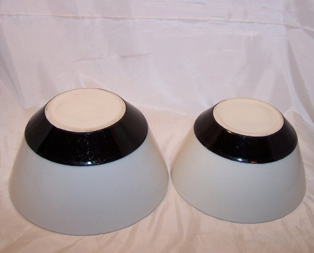 Image 3 of Stoneware Mixing Bowl Set, Black and White, Vintage