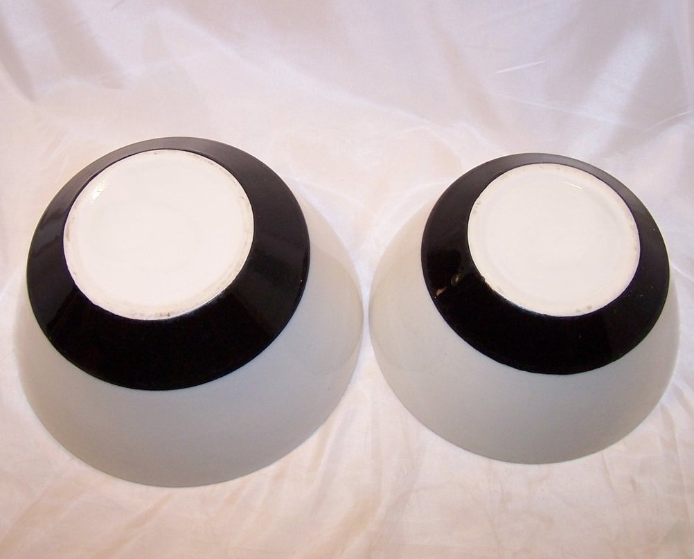 Image 5 of Stoneware Mixing Bowl Set, Black and White, Vintage