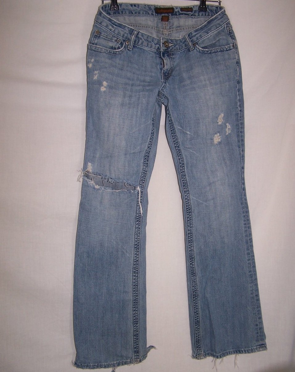 Jrs Sz 5, 6, Distressed Aeropostale Skinny Flare Jeans