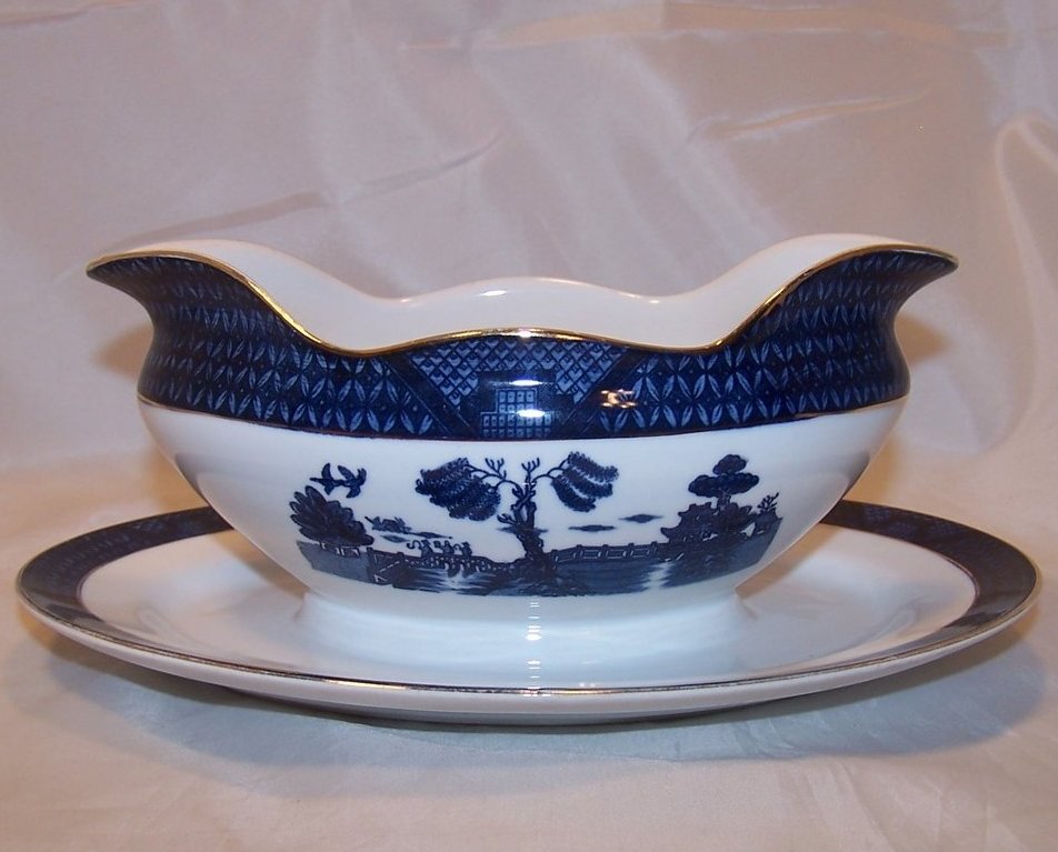 Image 2 of Nikko Double Phoenix, Blue Willow, Gravy Boat, Underplate