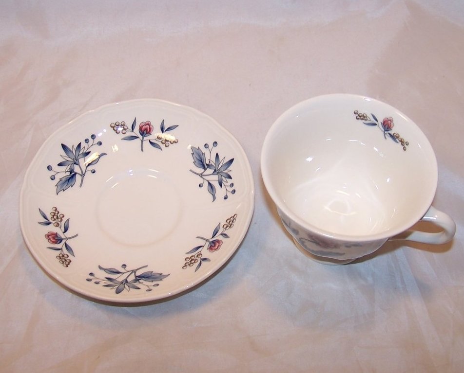 Image 1 of Wedgwood Williamsburg Potpourri Teacup, Saucer England NK510