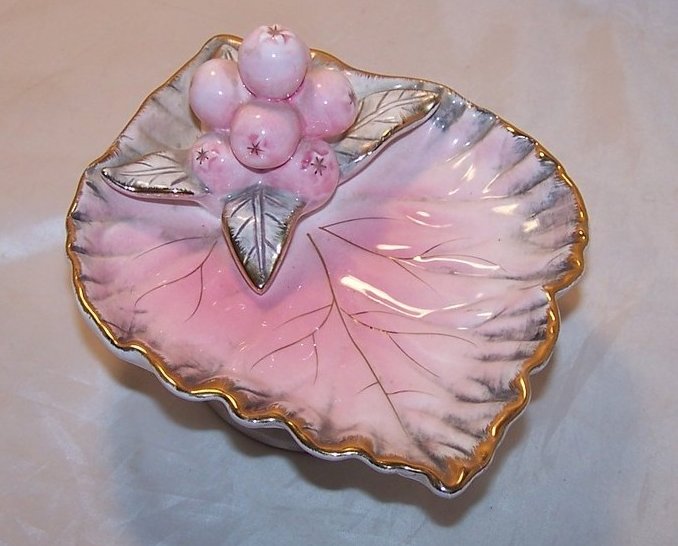 Ucagco Ceramic Leaf and Berry Soap Dish, Japan Japanese