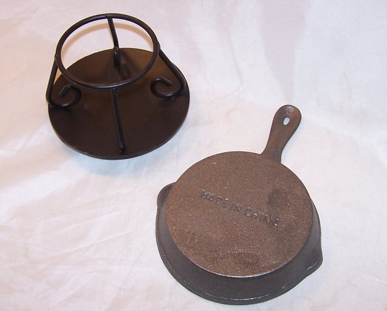 Cast Iron Skillet Tart and Oil Warmer w Stand, Tea Light