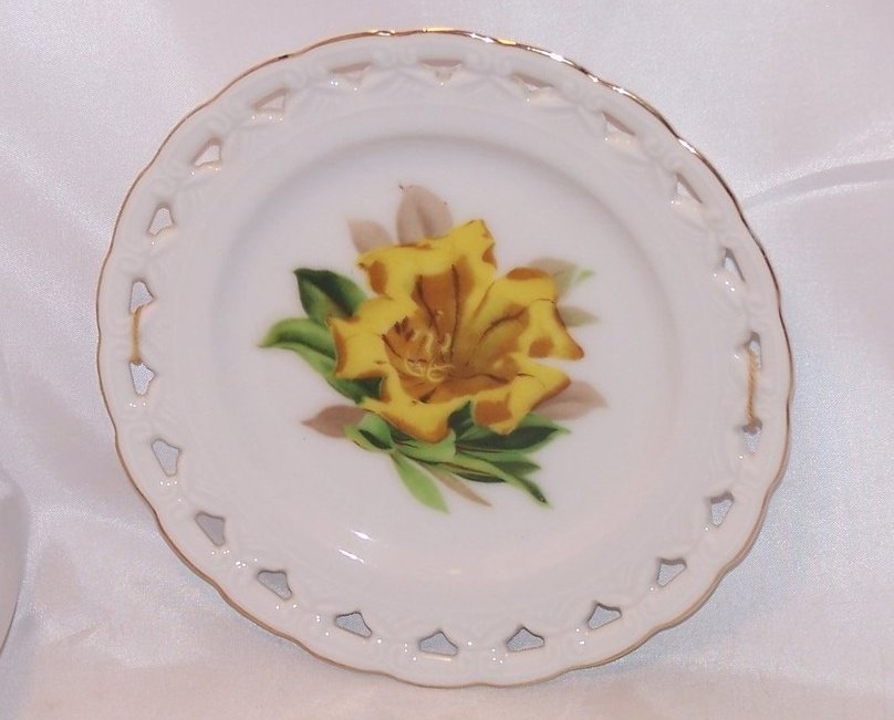 Yellow Daylily Pierced Cutout Decorative Plate Occupied Japan
