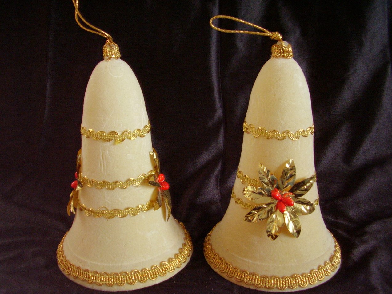 '.Vintage Flocked Bells.'
