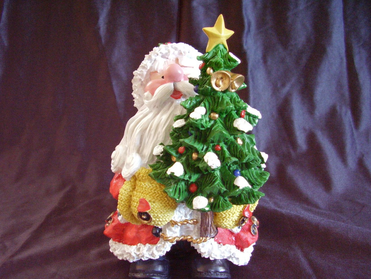 resin santa statue