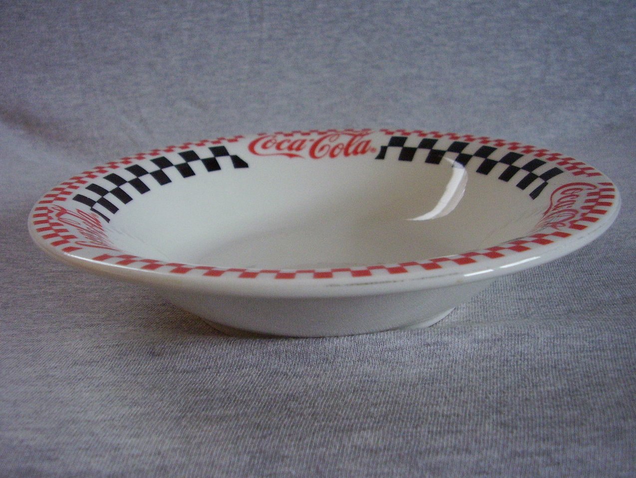 Gibson Coca Cola Coupe Soup Bowl Red Black Checkers