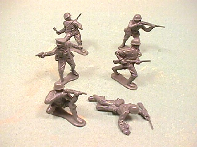 Airfix Style World War II 50 German Plastic Soldiers Set