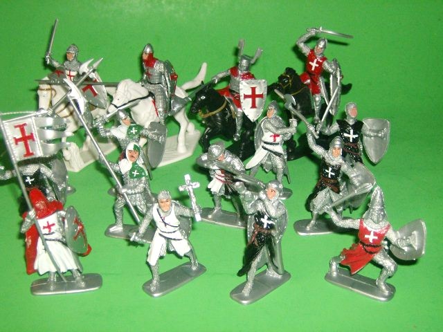 medival knights Plastic 5 figures Toy exclusive soldiers Crusaders 