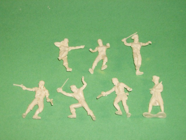 Glencoe Set Of 16 1/32nd Scale Plastic Pirates Figures