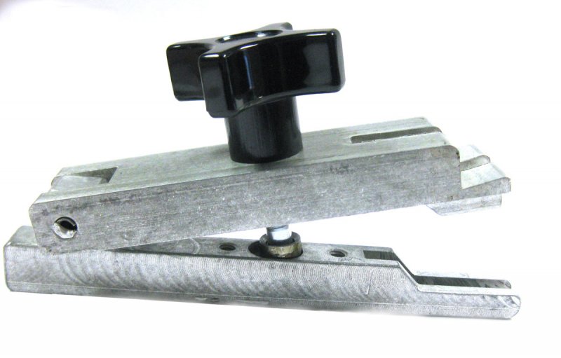 DOOR WEDGE TOOL WITH SLOT