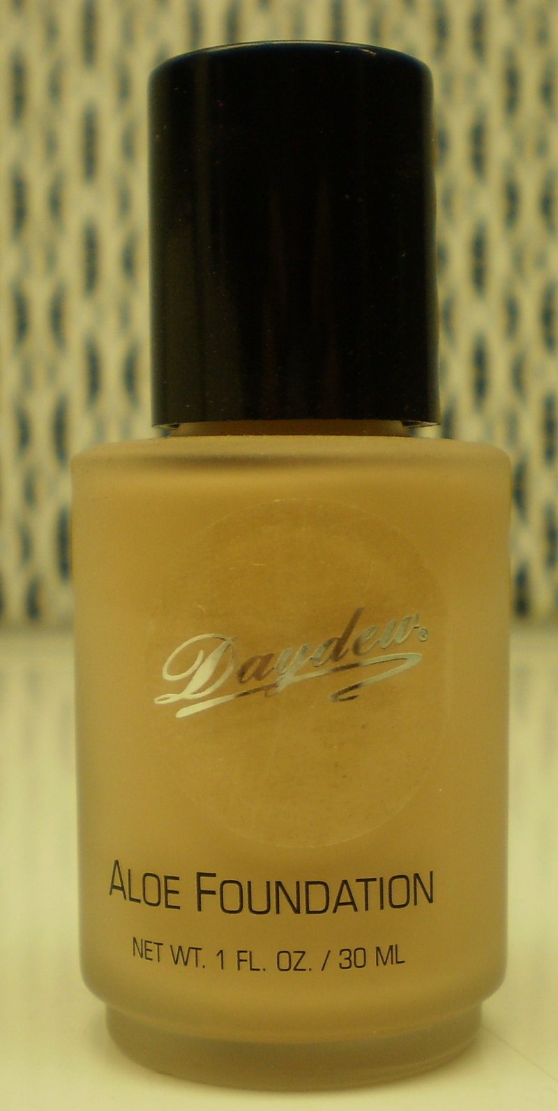 Daydew Custom Blend Makeup With Aloe Oil Free Almond 1 oz 