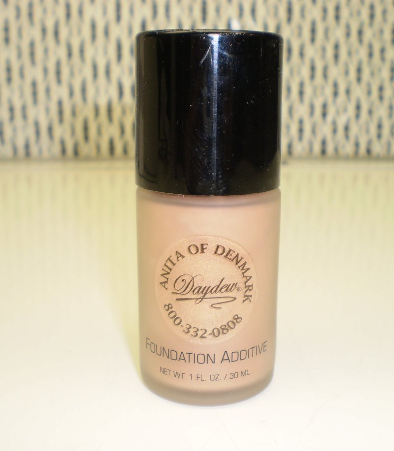 Image 0 of Daydew Foundation Additive Beige Shimmer 1oz