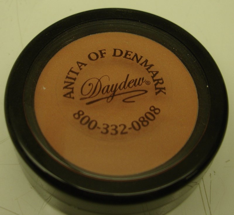 Daydew 3 In One For Lip Eyes And Cheeks (Shade: Peach)