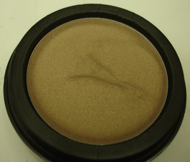 Image 0 of Daydew 3 In One For Lip, Eyes And Cheeks (Shade: Pearl Beige)