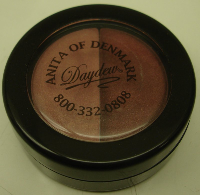 Daydew 3 In One For Lip Eyes And Cheeks (Shade: Glamour Girl Duo)