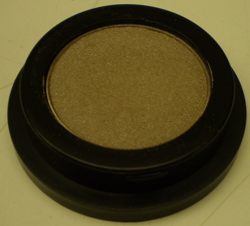 Daydew Mineral Eyeshadow (Shade: Clay Earth)