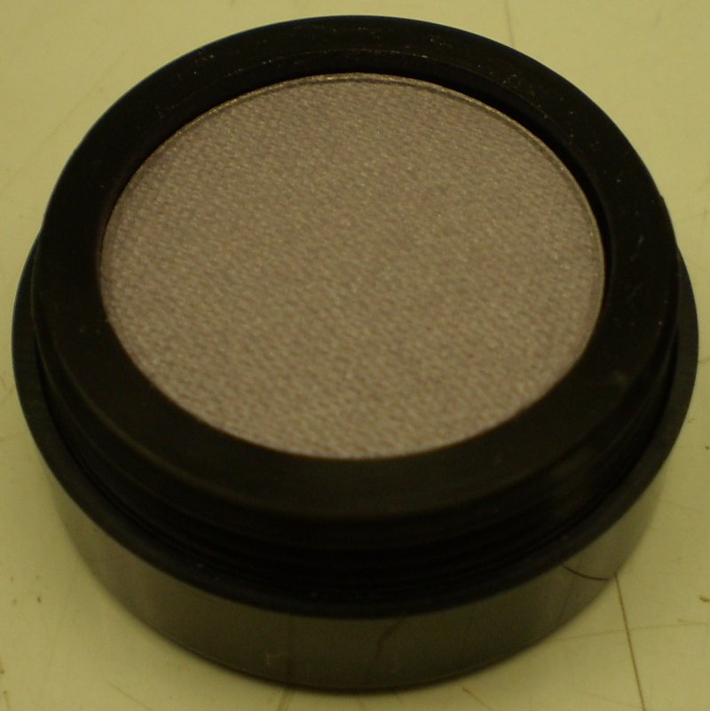 Daydew Ultra Pearl Eyeshadow (Shade: Iced Violet)