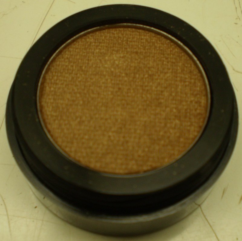 Daydew Ultra Pearl Eyeshadow (Shade: Topaz)