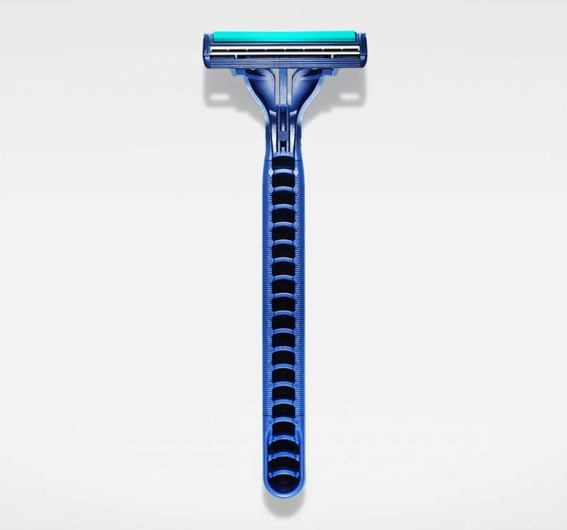 Image 0 of Gillette Custom + Pivot Disposable Razor For Sensitive Skin 10 Ct.