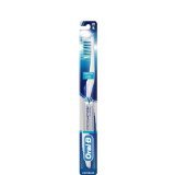 Image 0 of Oral-B 40 Crossaction Regular Soft 52 Toothbrush