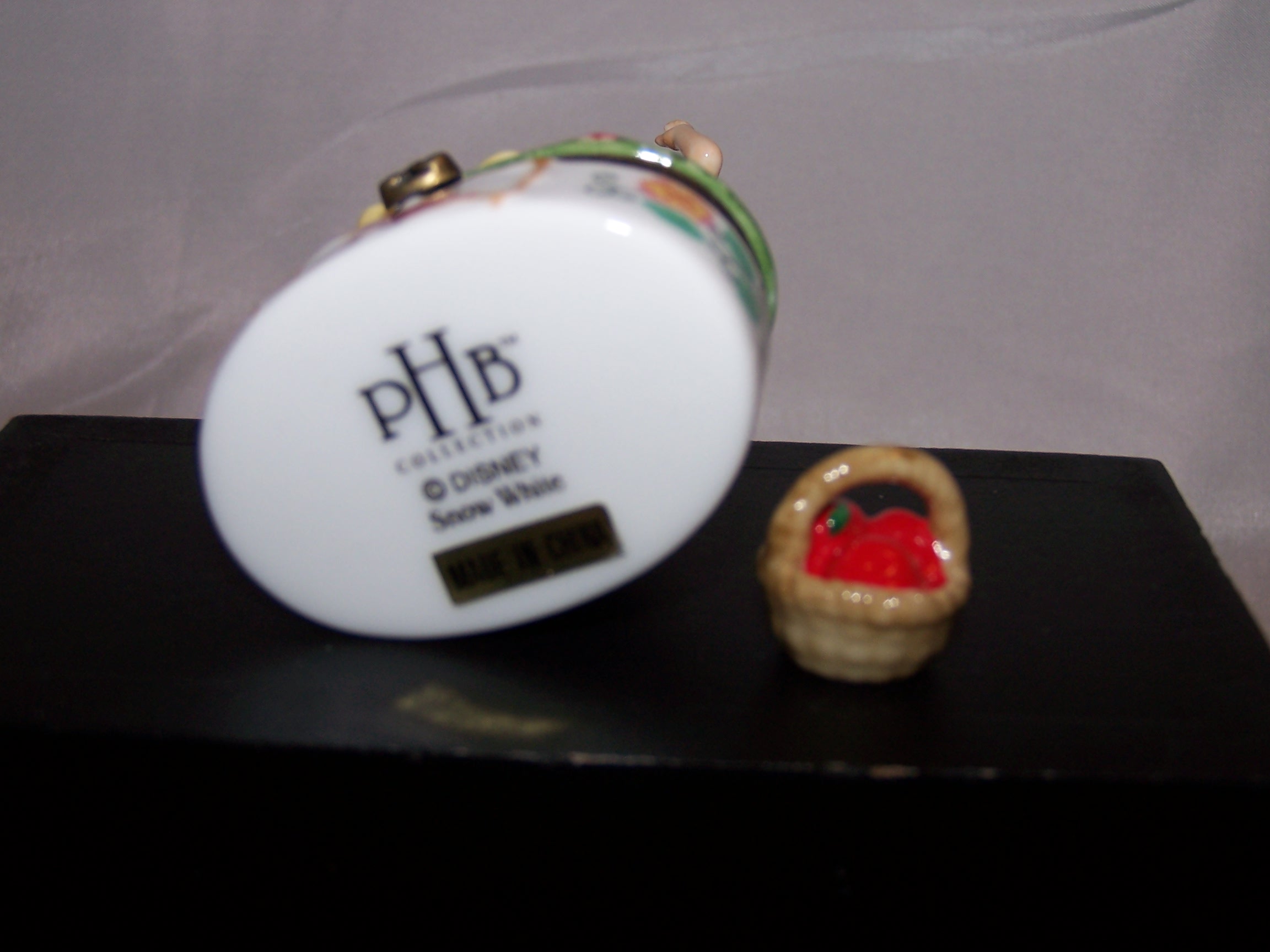 Image 4 of PHB Snow White Trinket Box with Basket of Apples 