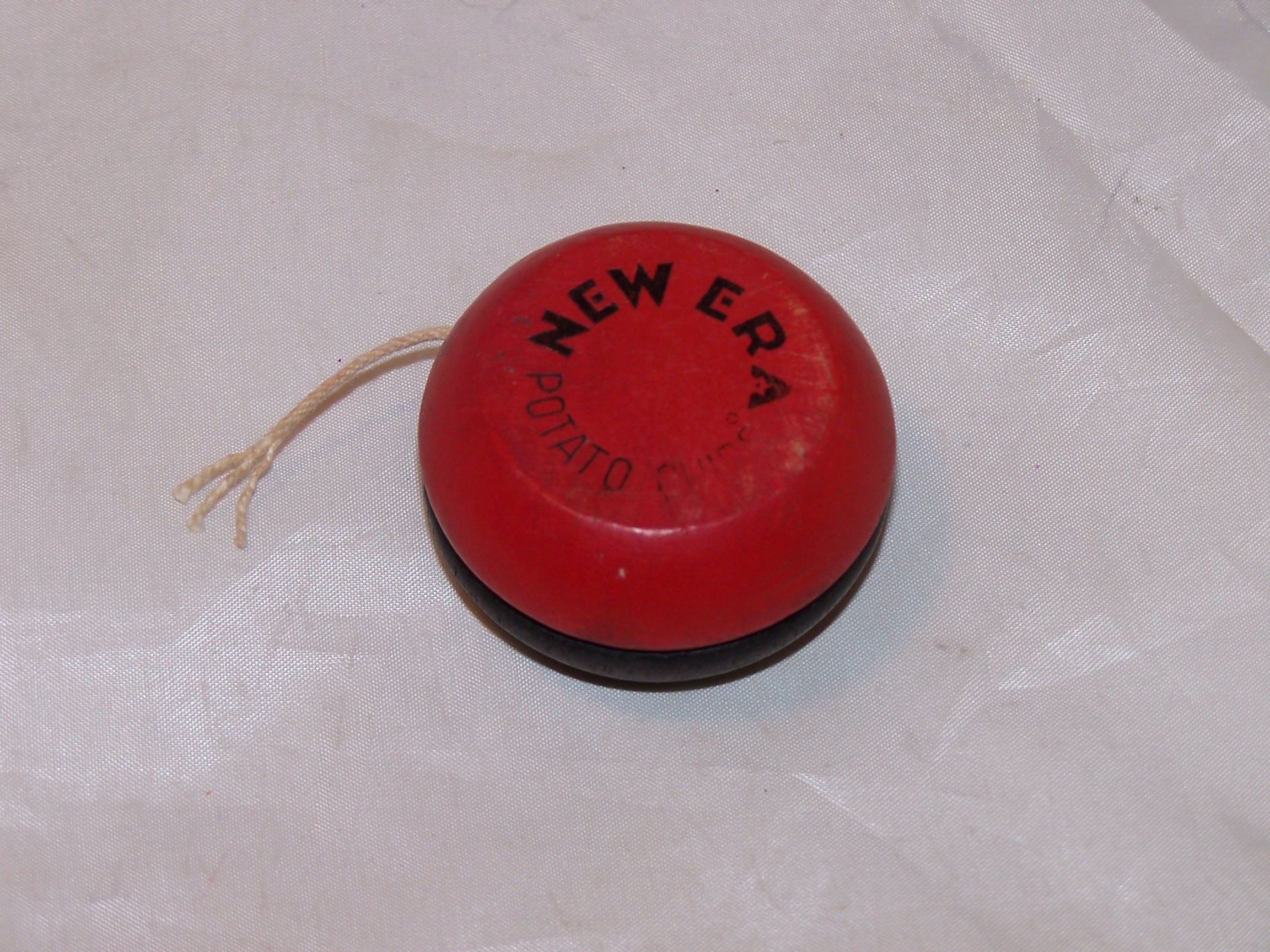 New Era Potato Chip Yoyo Yo-Yo, Red, Black, Wood, Duncan