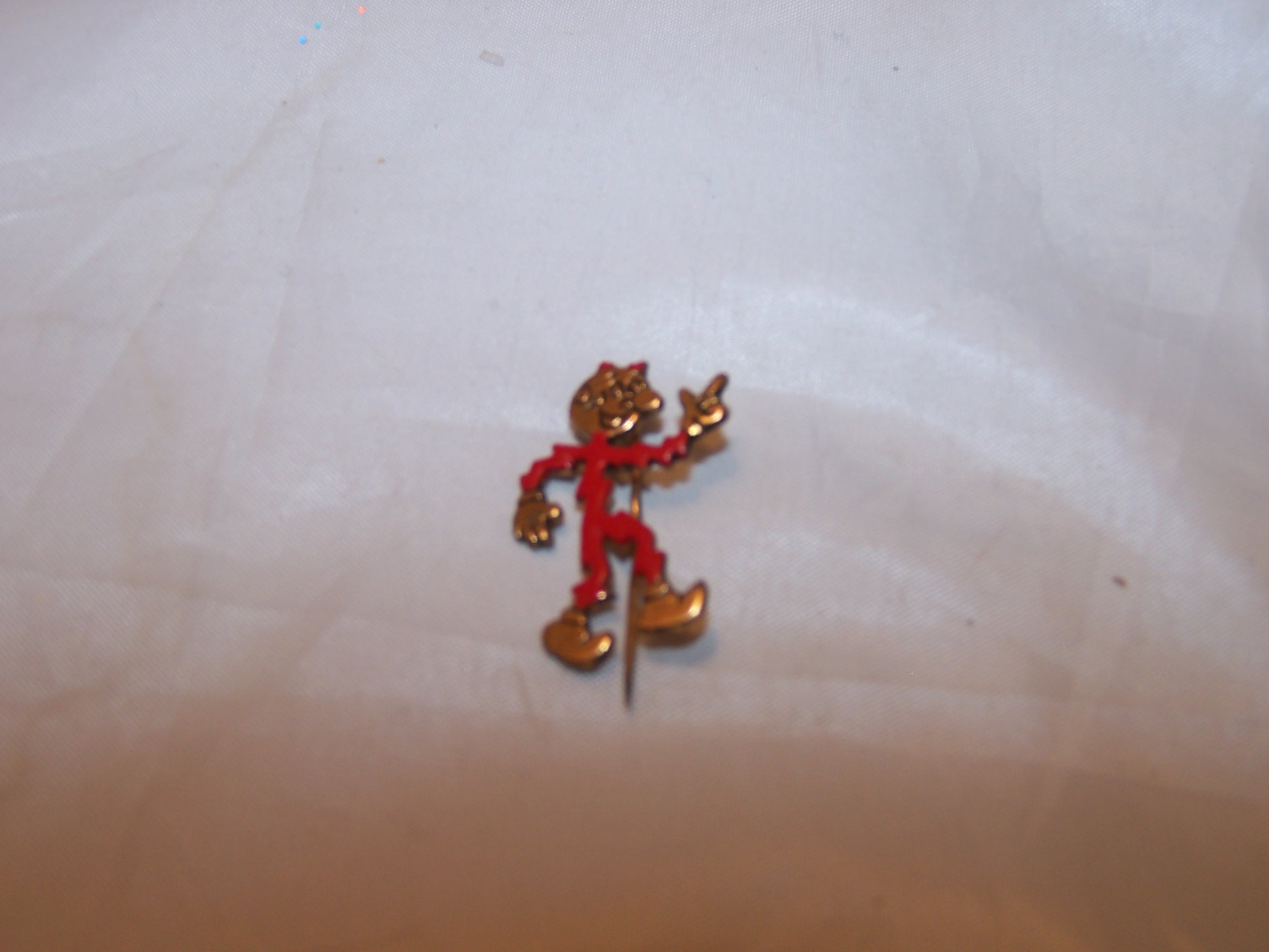 Vintage Reddy Kilowatt Pin