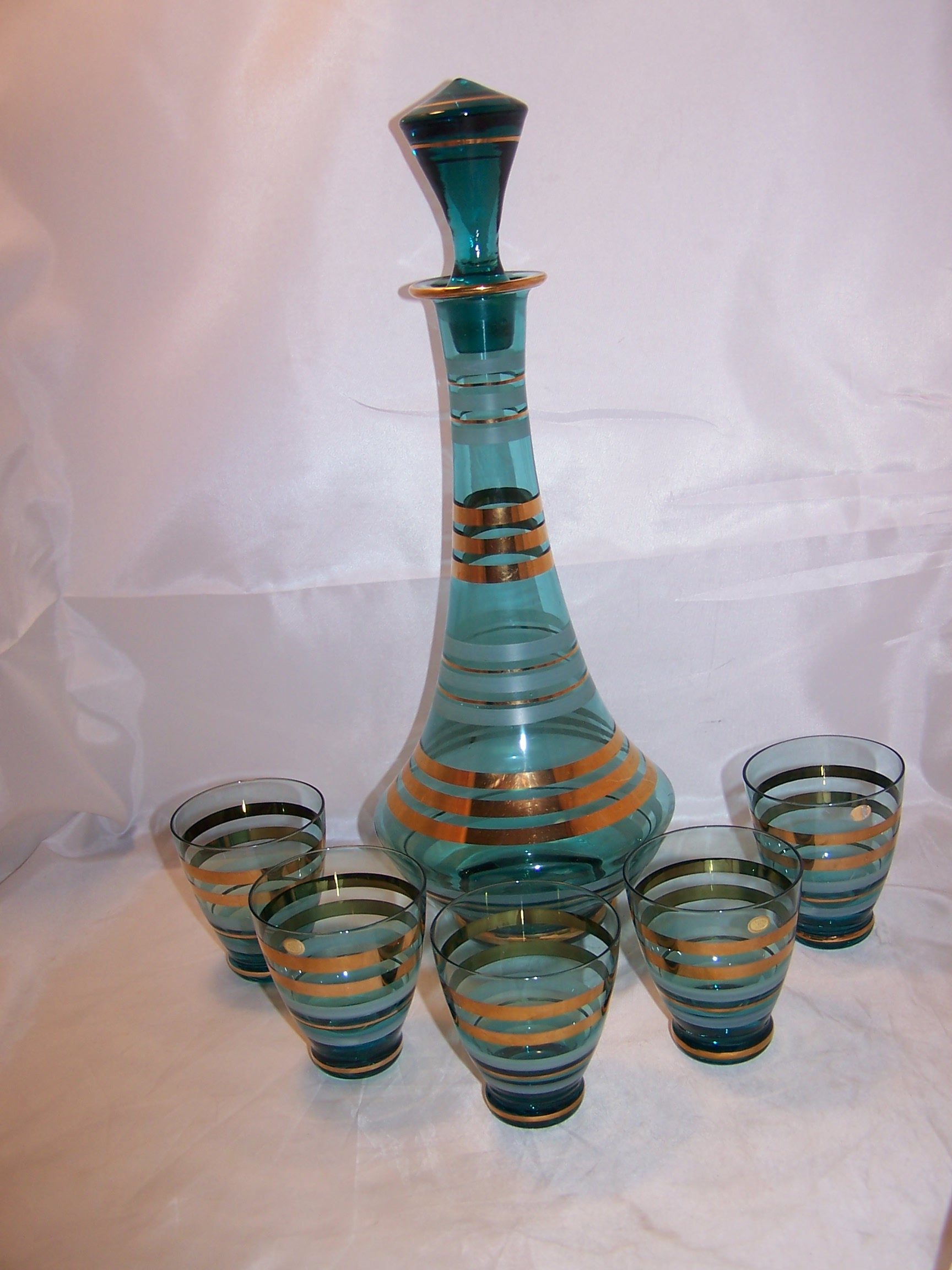 Hungary Decanter, Glassees