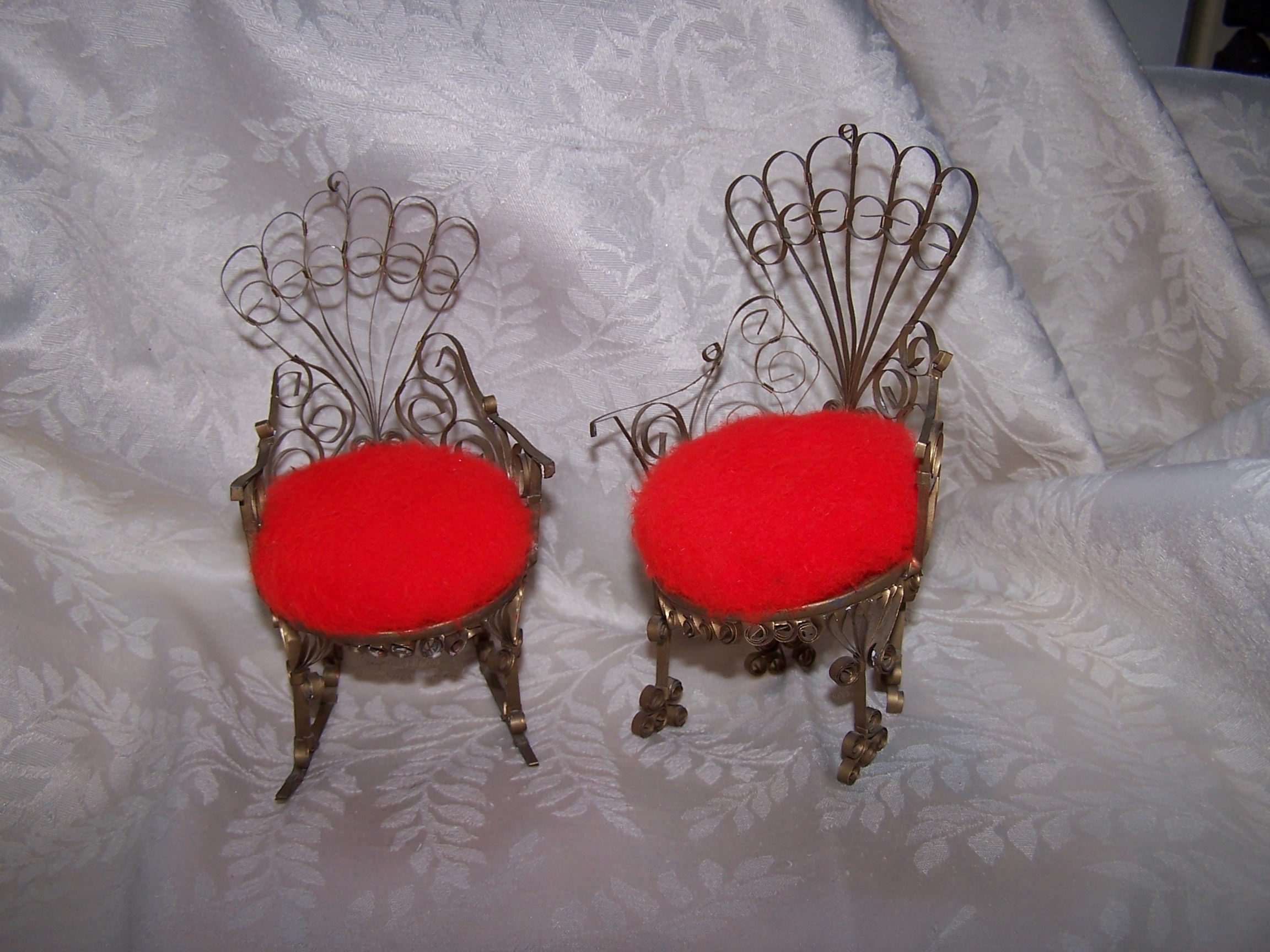 Quilled Pin Cushion Chair, Rocking Chair, Fuzzy Red, Gold