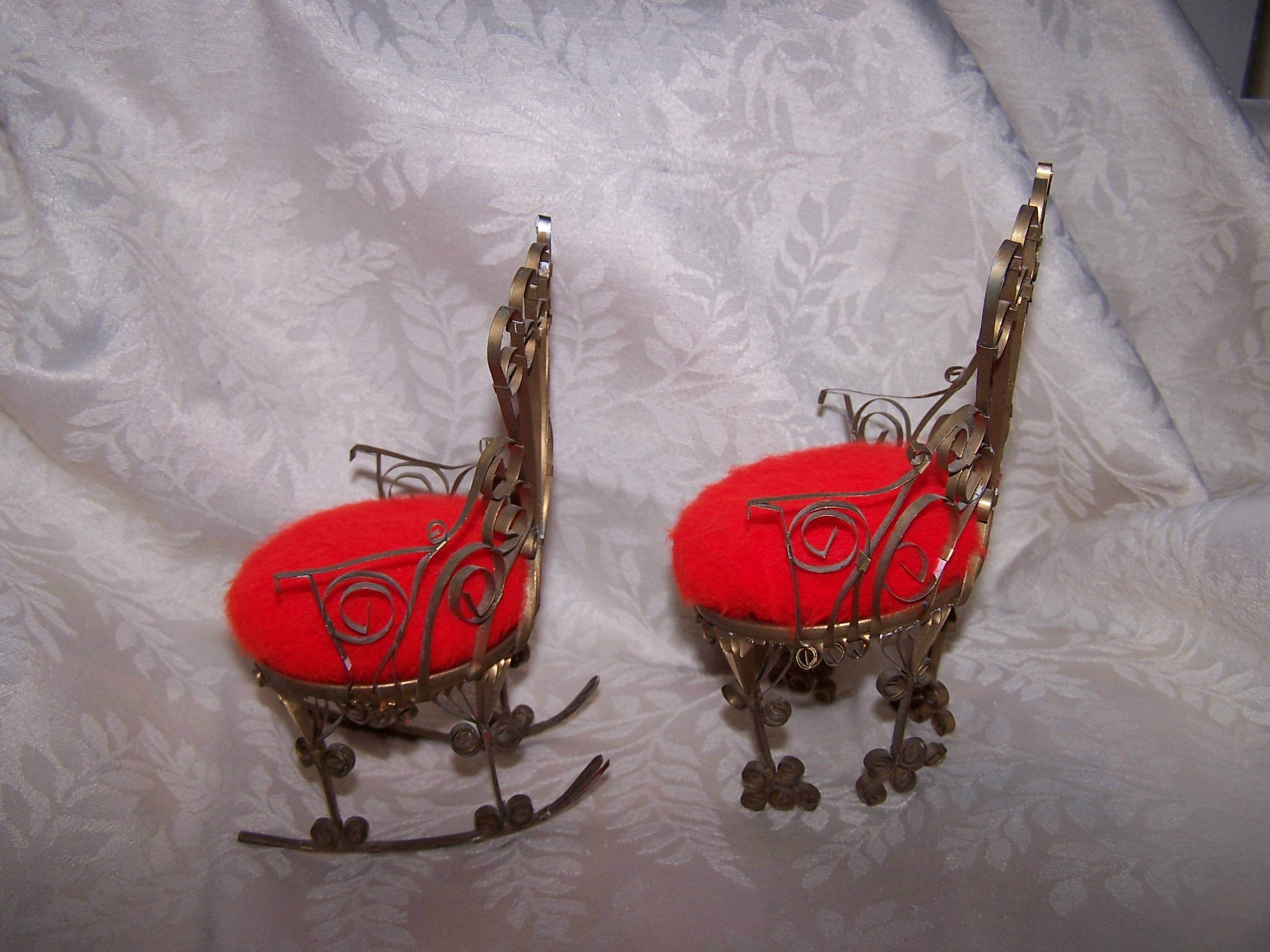 Image 1 of Quilled Pin Cushion Chair, Rocking Chair, Fuzzy Red, Gold