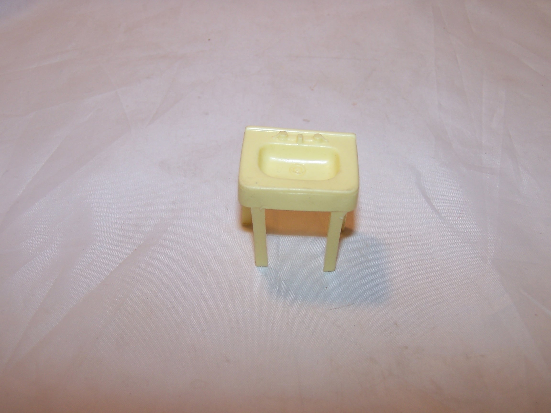 Dollhouse Bathroom Sink, Plastic, Vintage