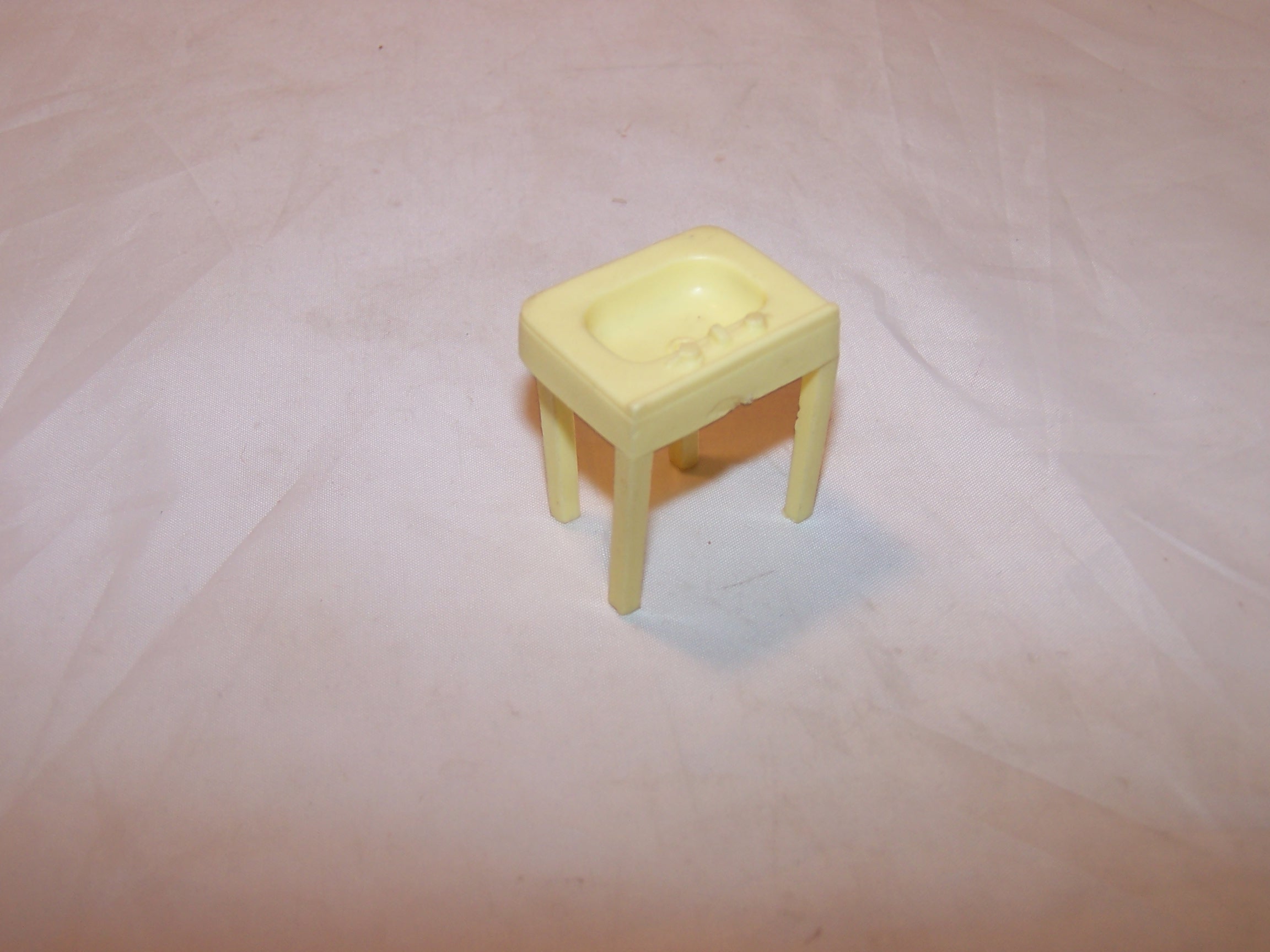 Image 1 of Dollhouse Bathroom Sink, Plastic, Vintage