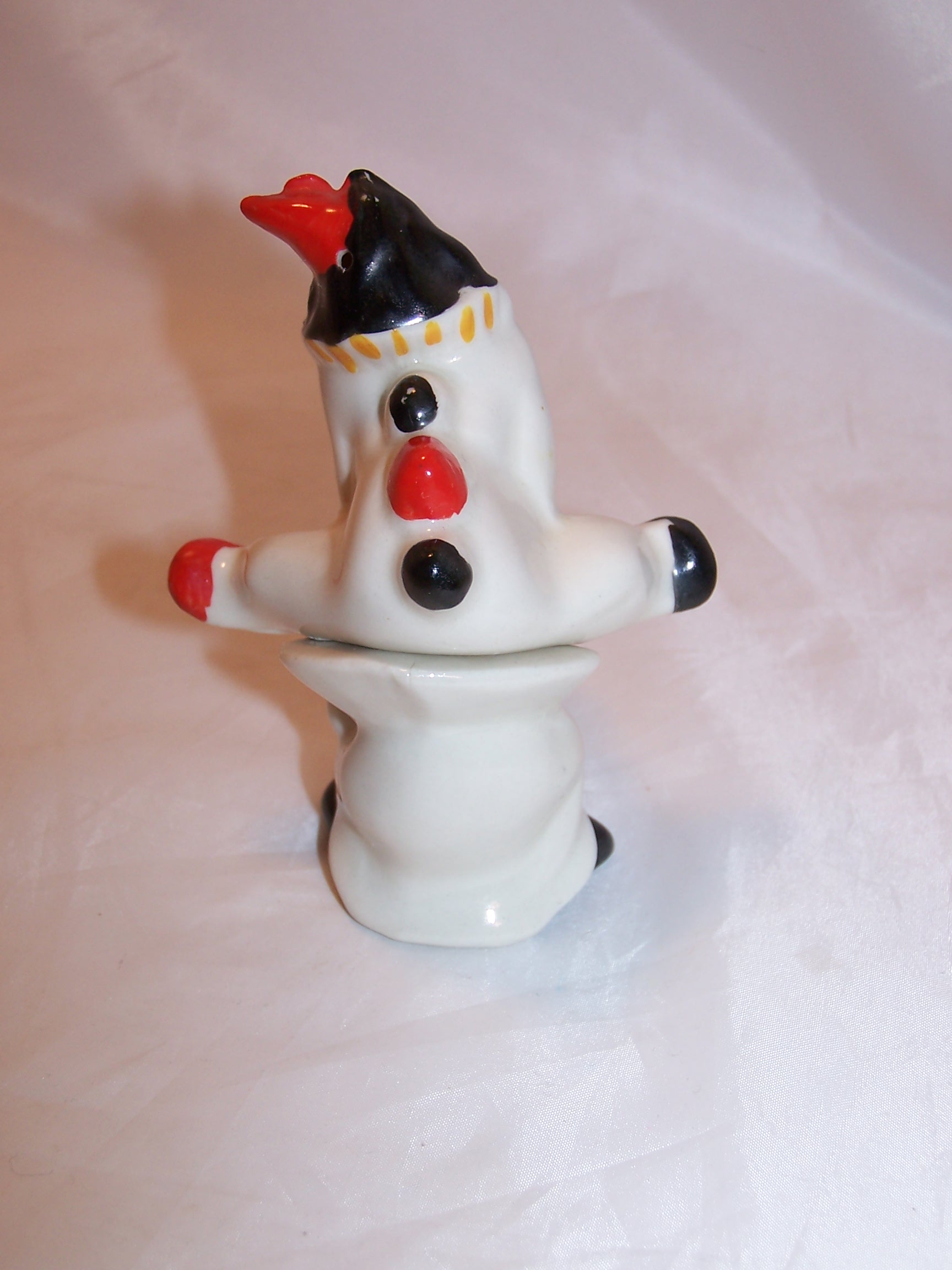 Image 2 of Salt and Pepper Shakers, Leapfrogging Clowns