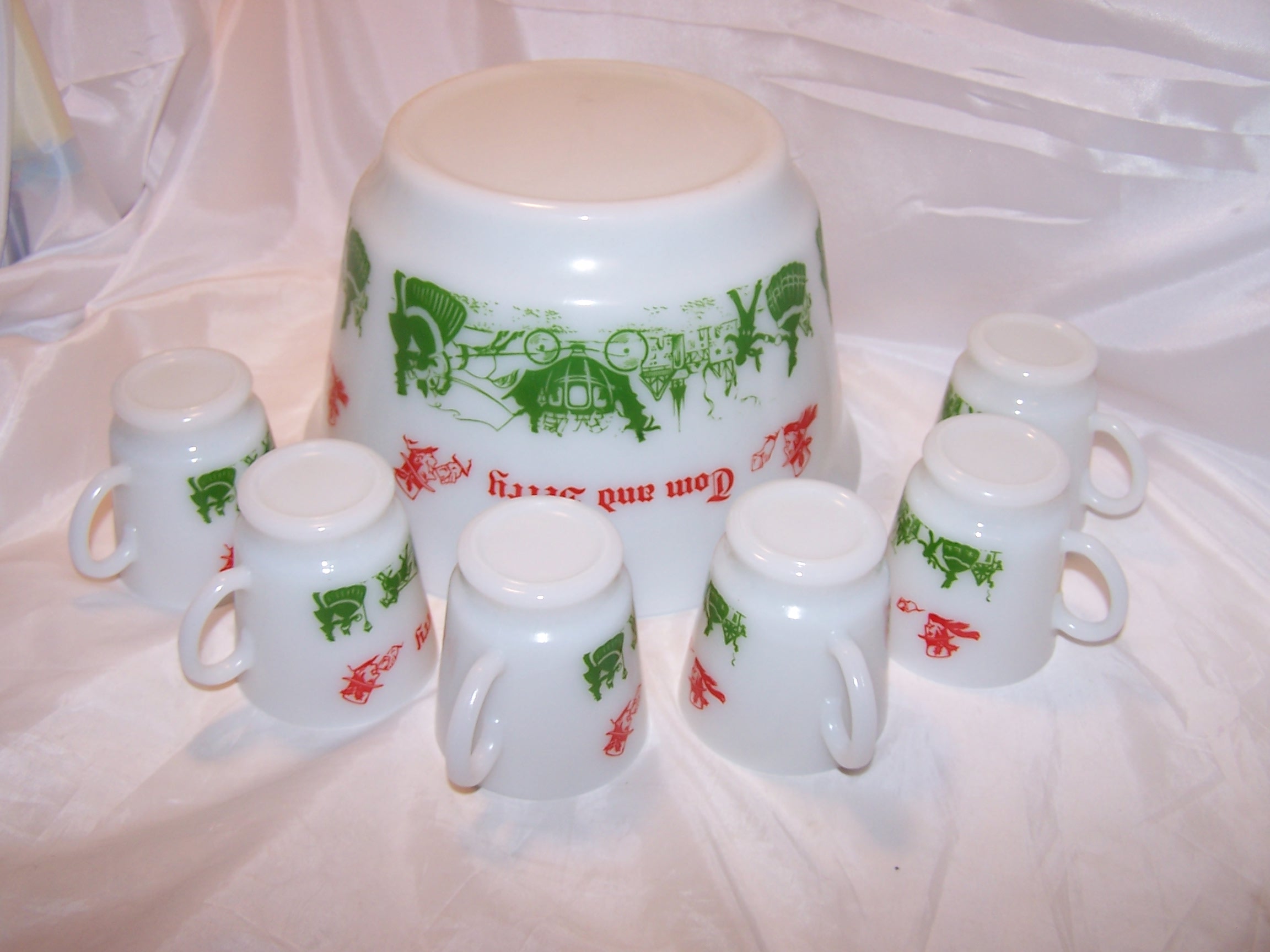 Image 3 of Tom and Jerry Punch Bowl, Mugs, Milk Glass, Original Box, Hazel Atlas