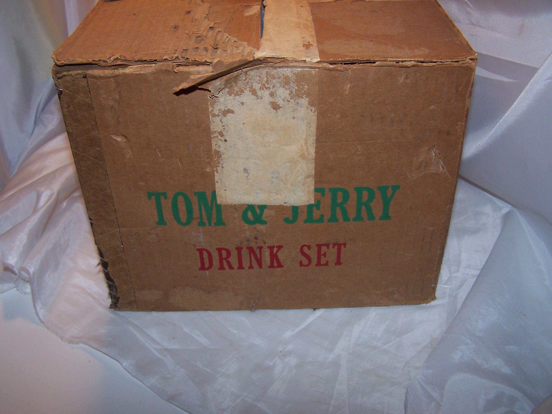 Image 6 of Tom and Jerry Punch Bowl, Mugs, Milk Glass, Original Box, Hazel Atlas