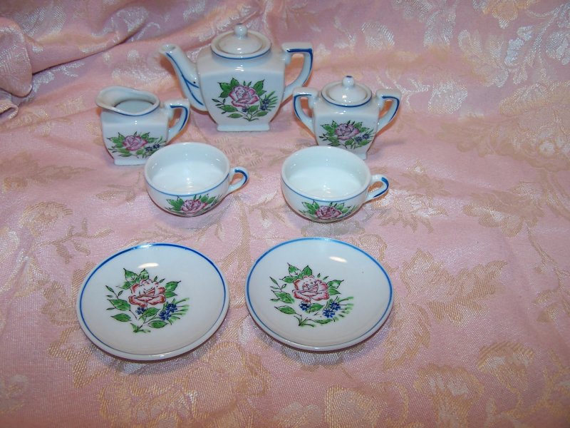 Child's Tea Set B