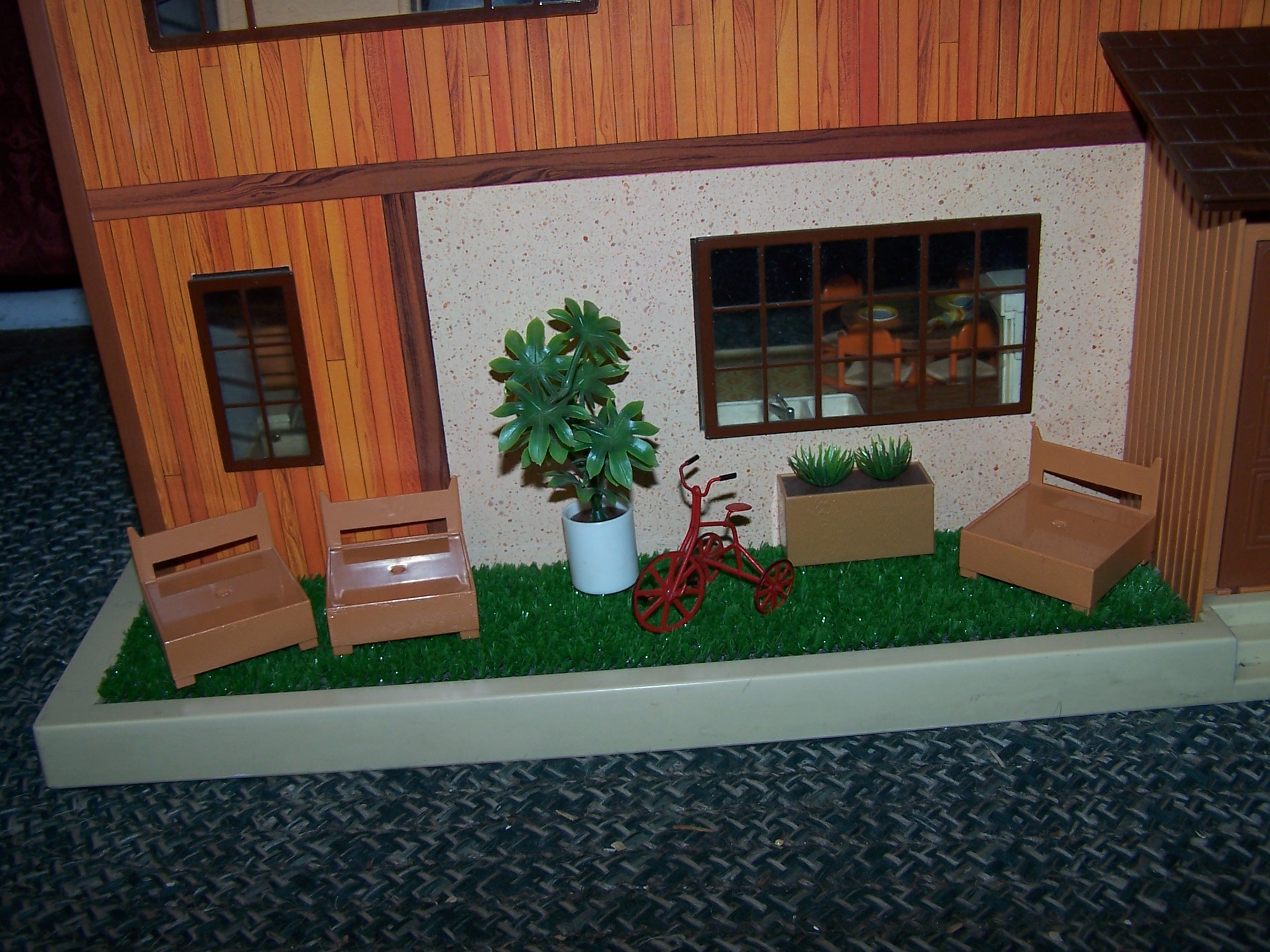 Image 1 of Dollhouse w Family, Furniture, Tomy