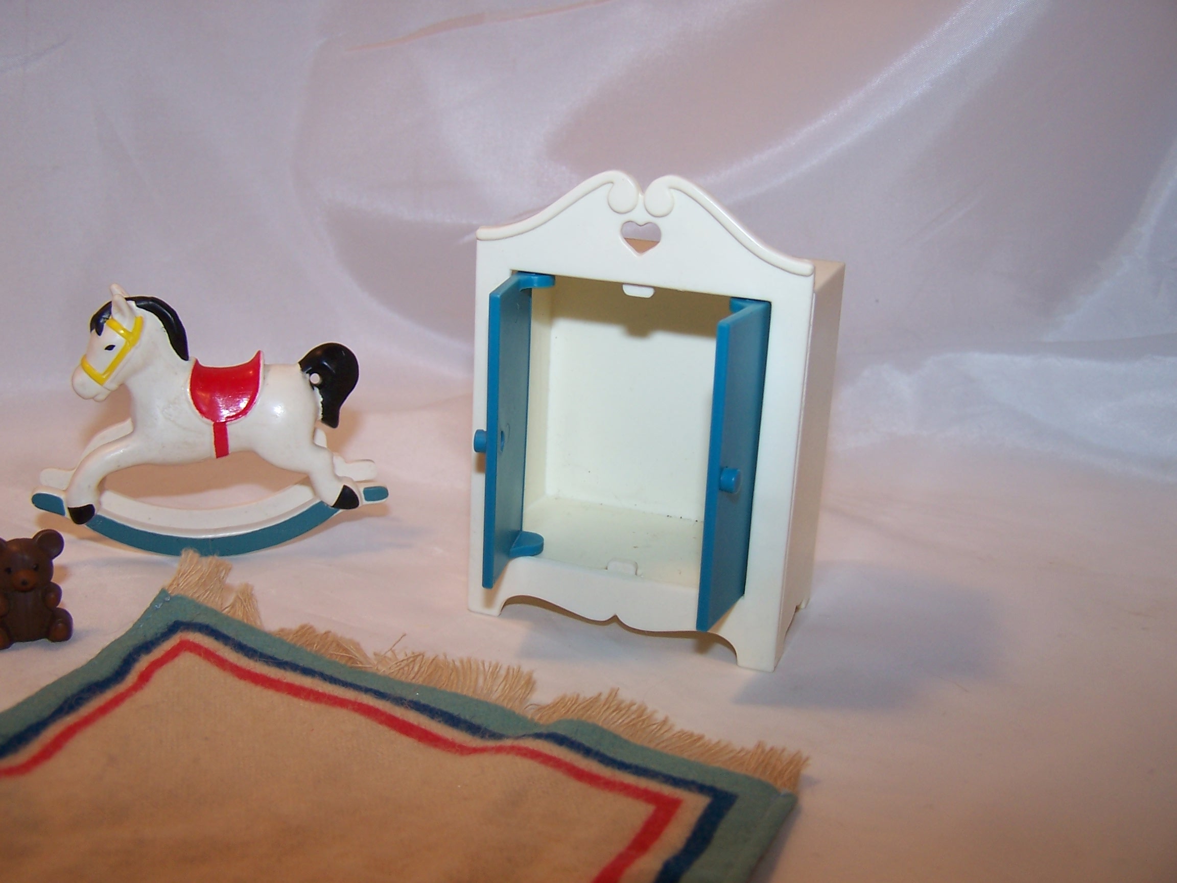 Image 20 of Dollhouse w Family, Furniture, Tomy