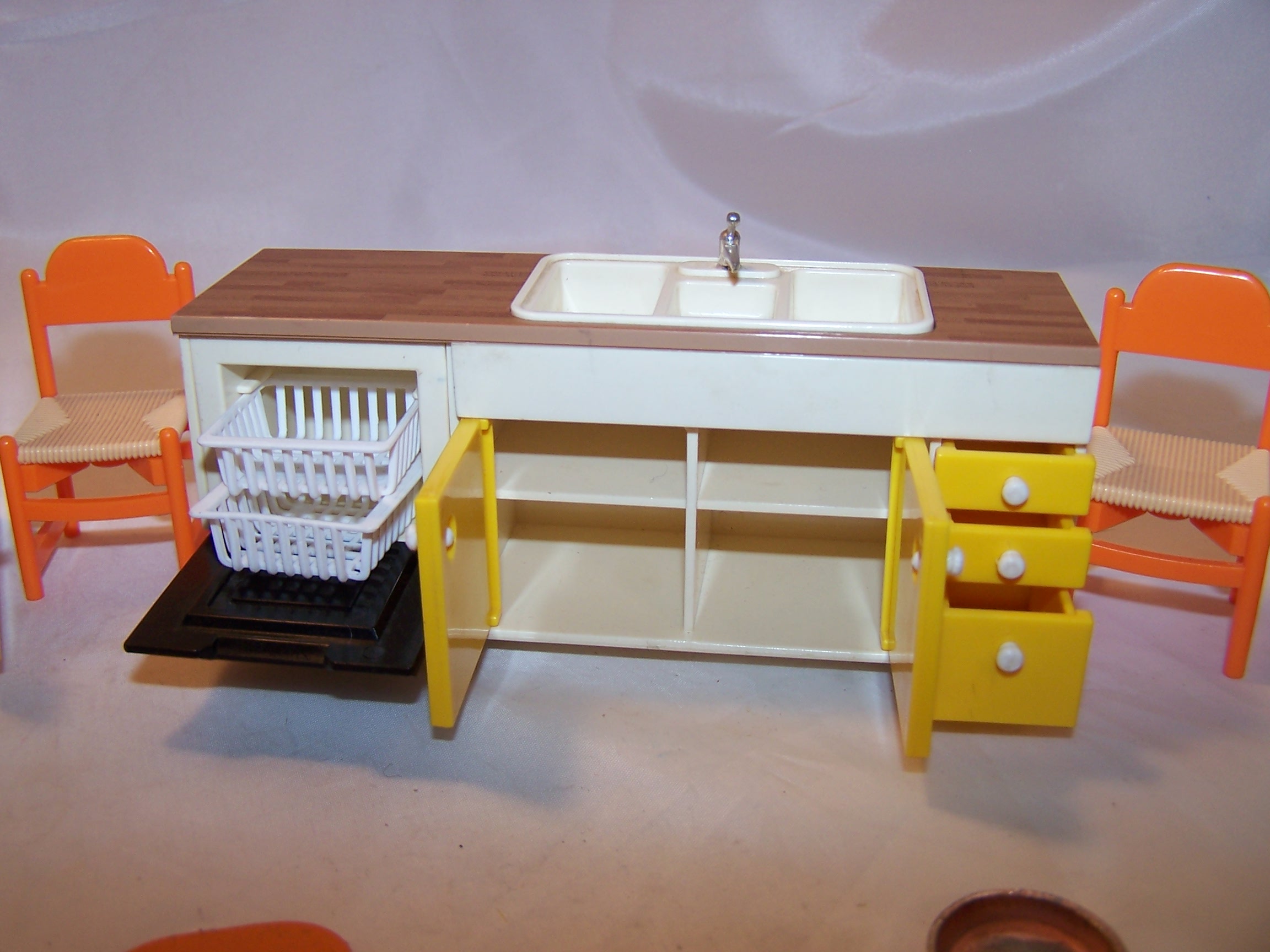 Image 37 of Dollhouse w Family, Furniture, Tomy