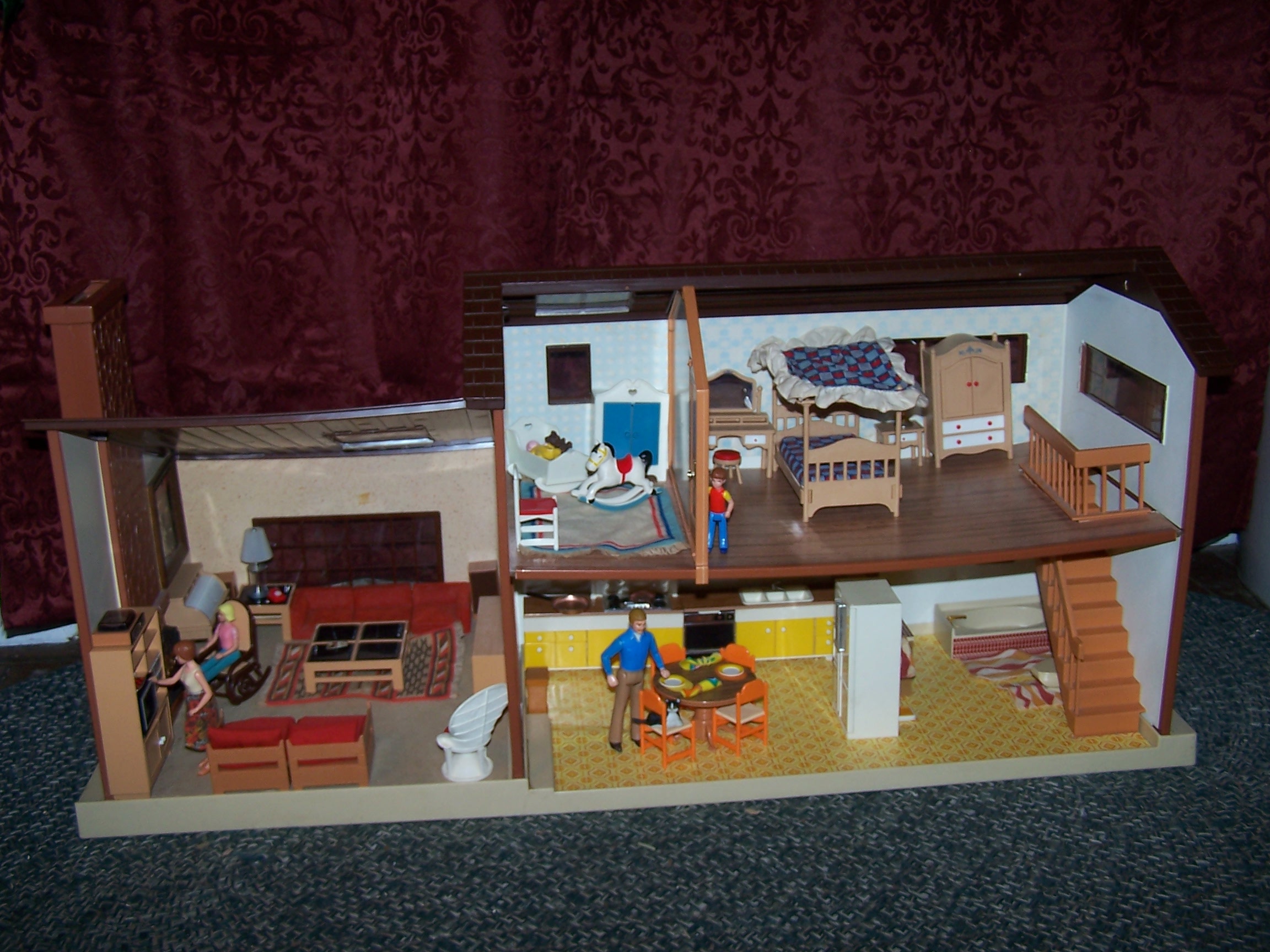 Image 3 of Dollhouse w Family, Furniture, Tomy