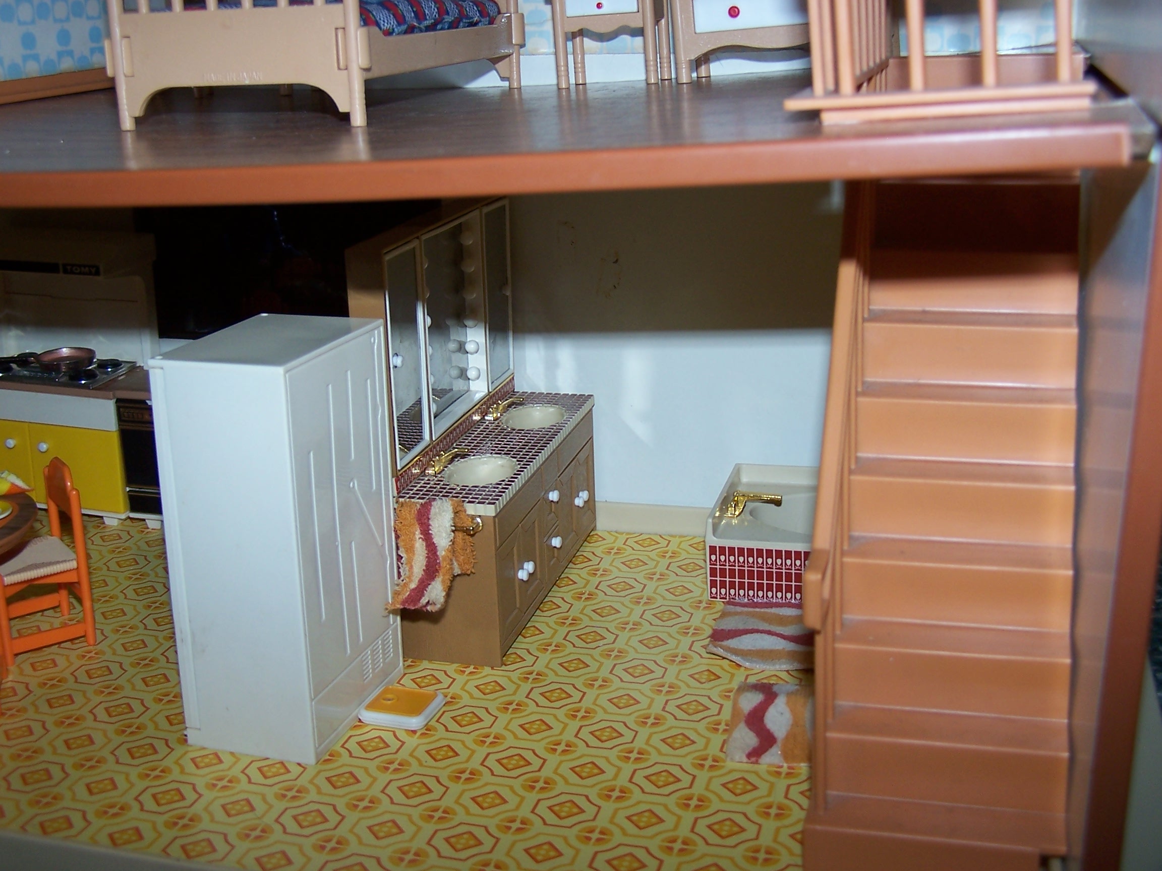 Image 7 of Dollhouse w Family, Furniture, Tomy