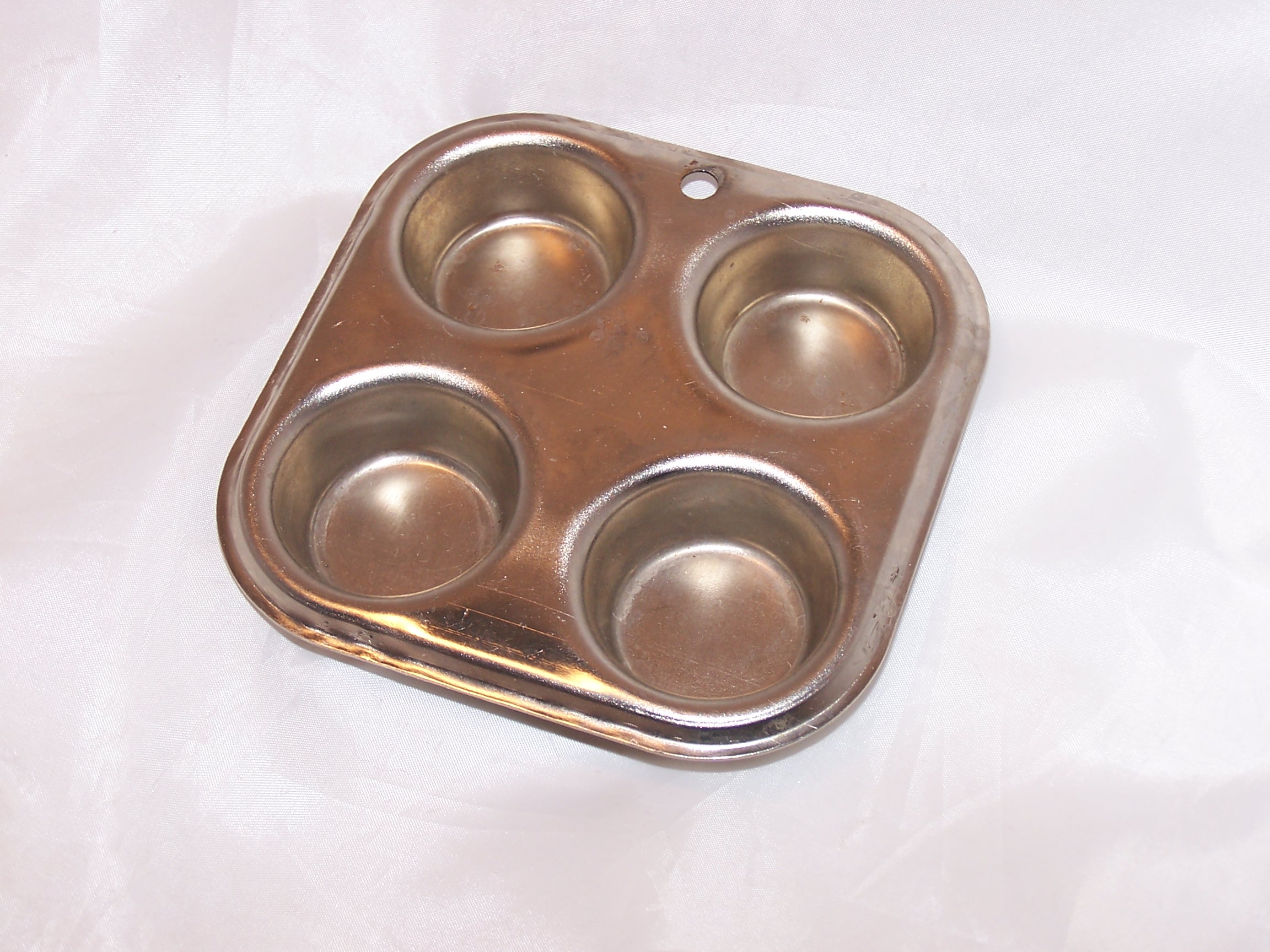 Childs Vintage Muffin Tin