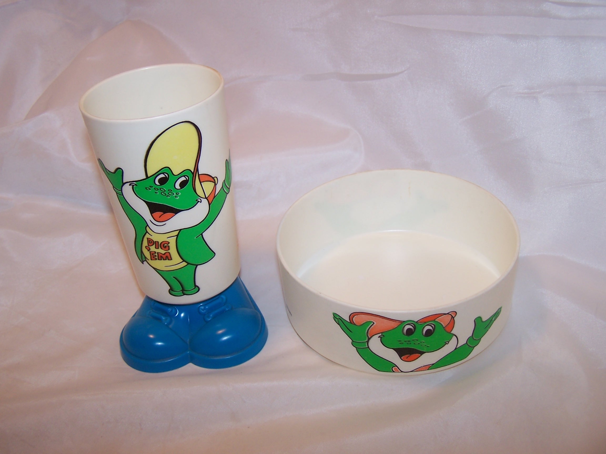 Kellogg Dig Em Cup and Bowl, Sugar Smacks, Plastic, 1980s