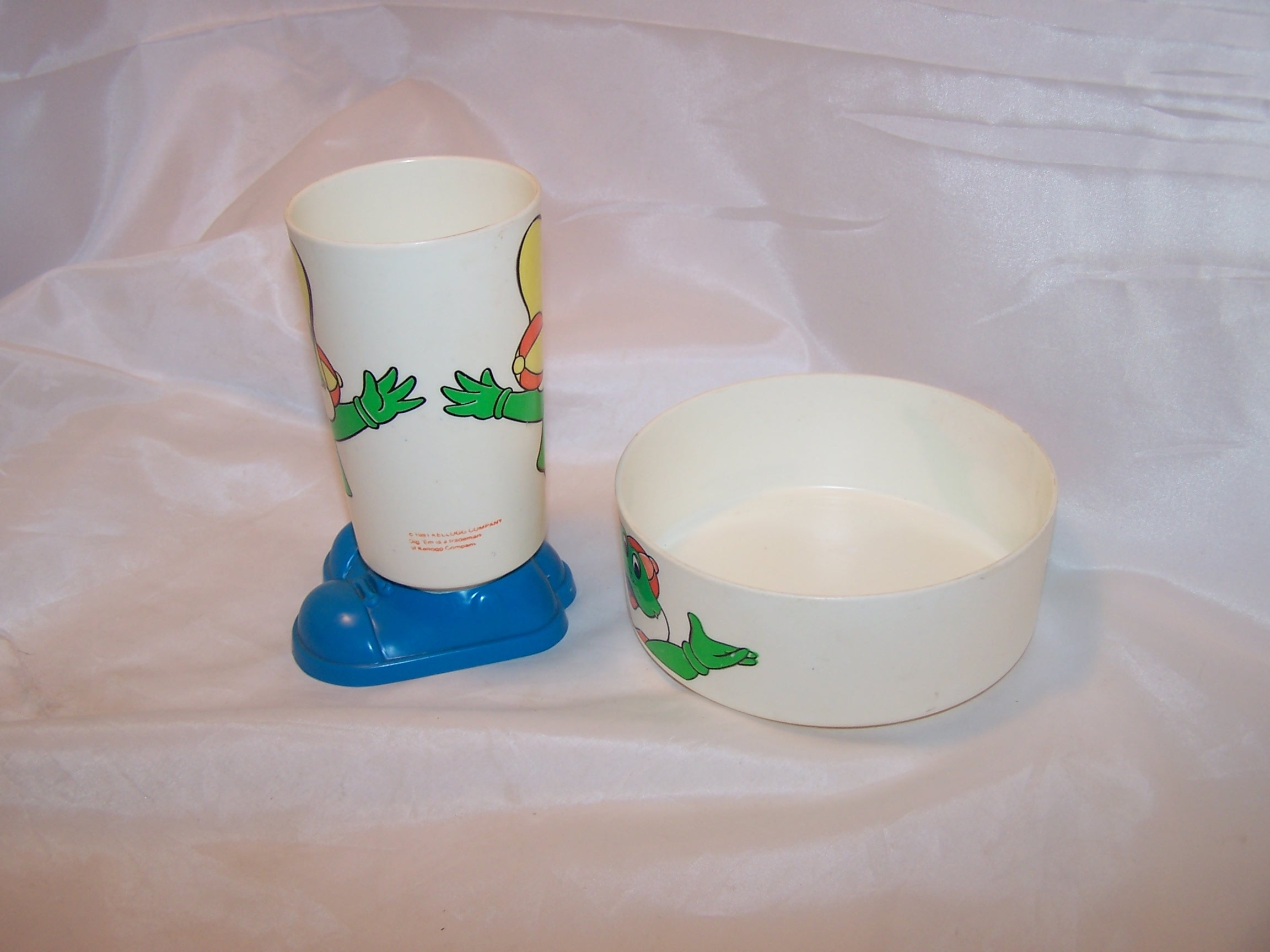 Image 1 of Kellogg Dig Em Cup and Bowl, Sugar Smacks, Plastic, 1980s